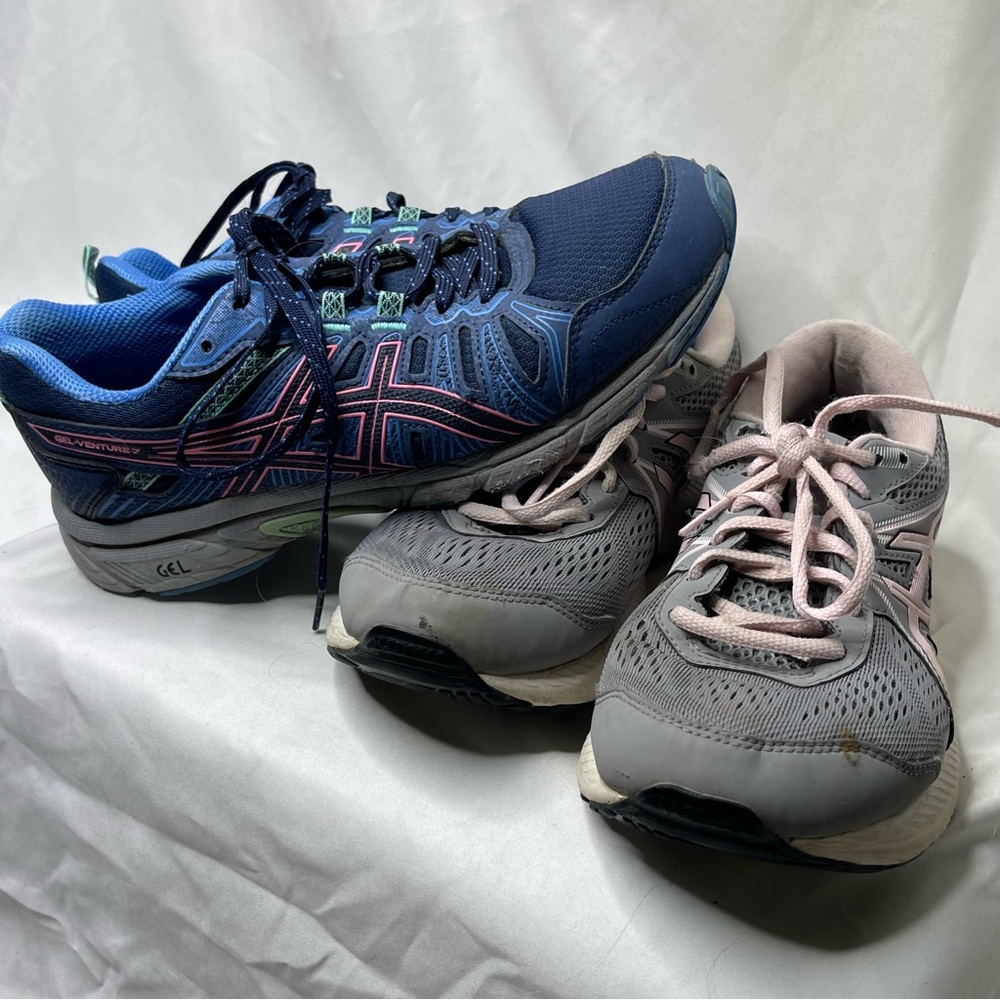 (2) Asics 2 pairs Gel-Venture7 Gel and Contend7 AmpliFoam Size 7.5.